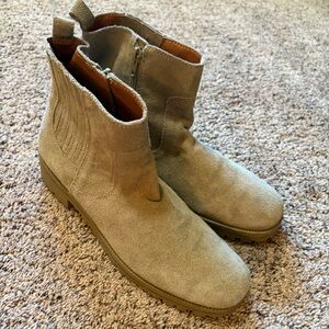 Lucky Brand Hazyl Tan Ankle Booties Suede Size 8.5 EUC